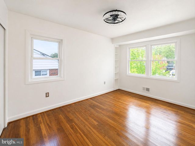 6806 BEACON PL, Riverdale, MD 20737