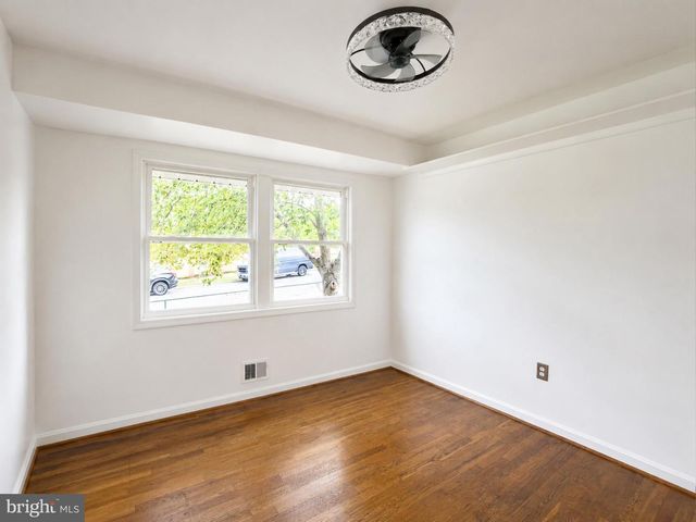 6806 BEACON PL, Riverdale, MD 20737