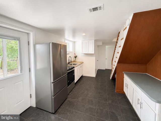 6806 BEACON PL, Riverdale, MD 20737