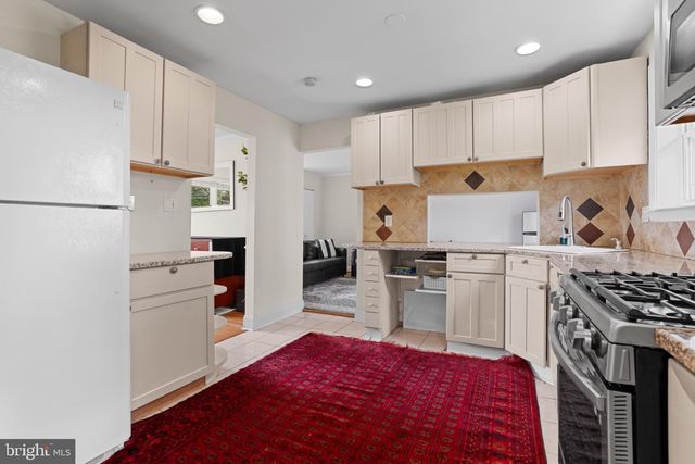 6213 THOMAS DR, Springfield, VA 22150