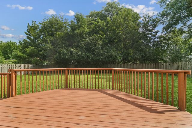 1525 N Patton Avenue, Arlington Heights, IL 60004