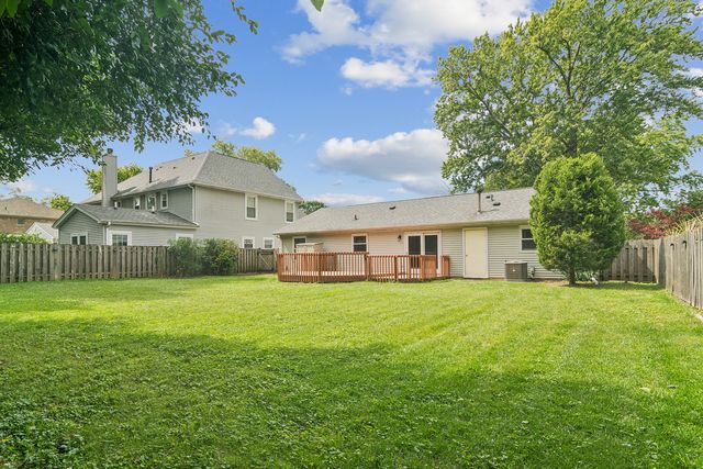 1525 N Patton Avenue, Arlington Heights, IL 60004