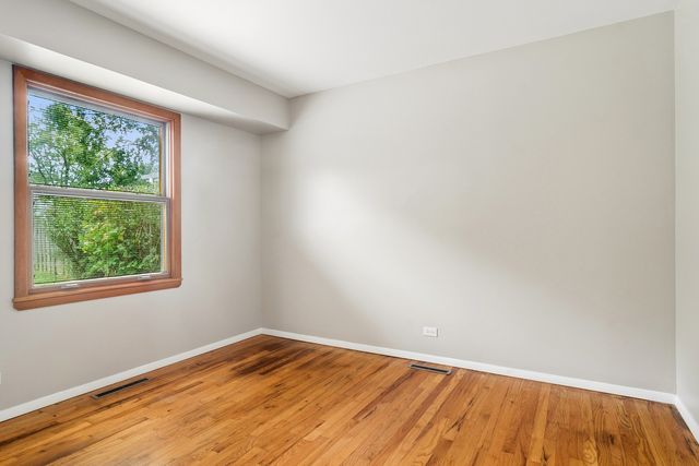 1525 N Patton Avenue, Arlington Heights, IL 60004