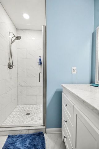 52212 Naugatuck Street, Macomb Twp, MI 48042