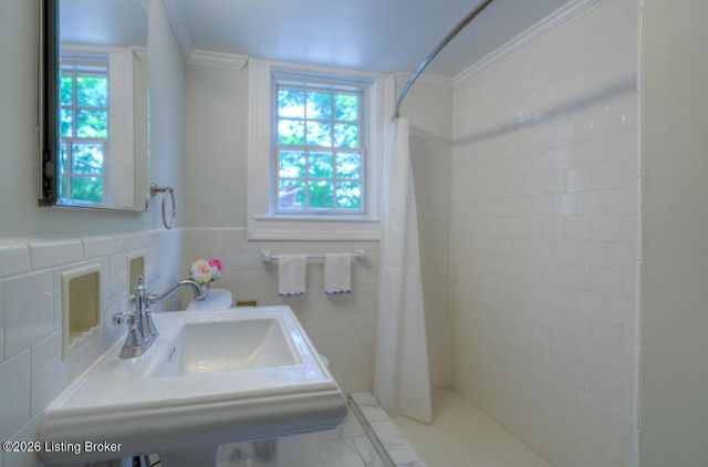 1638 Cowling Ave 1, Louisville, KY 40205