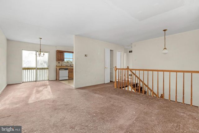 1011 CHAPEL RD, New Windsor, MD 21776