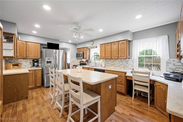 6094 Emerald Street, North Ridgeville, OH 44039