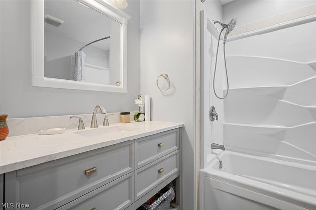 6094 Emerald Street, North Ridgeville, OH 44039