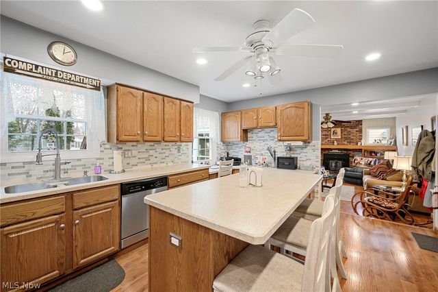 6094 Emerald Street, North Ridgeville, OH 44039