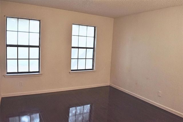 7415 Kingswood Drive, Fort Worth, TX 76133