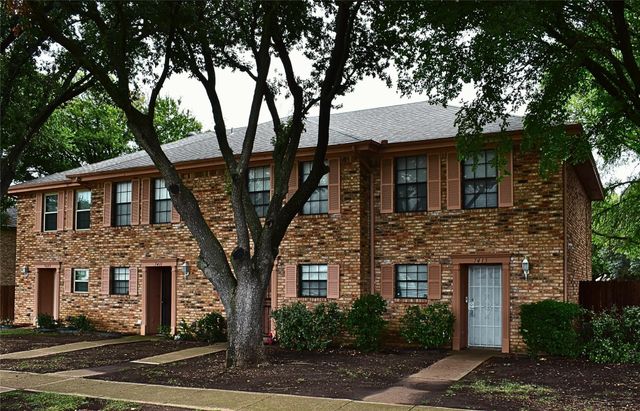 7415 Kingswood Drive, Fort Worth, TX 76133