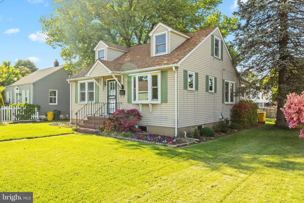 Image 2 of property listing at 312 TOWNSEND AVE, Baltimore, MD 21225