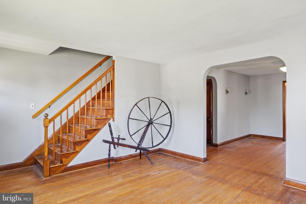 Image 4 of property listing at 312 TOWNSEND AVE, Baltimore, MD 21225