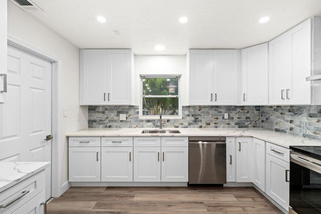 4540 BAYSHORE BOULEVARD NE, St Petersburg, FL 33703