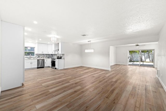 4540 BAYSHORE BOULEVARD NE, St Petersburg, FL 33703