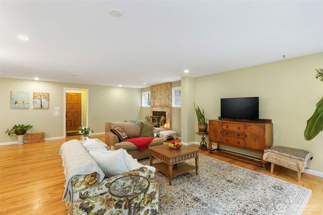 623 Foster Lane NE, Bremerton, WA 98311