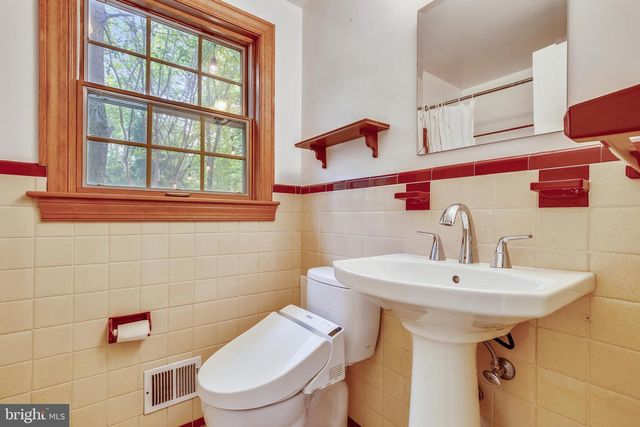 2325 HIGHLAND AVE, Falls Church, VA 22046