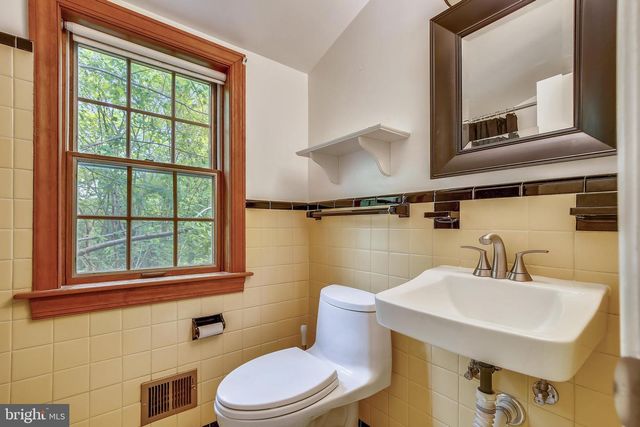2325 HIGHLAND AVE, Falls Church, VA 22046