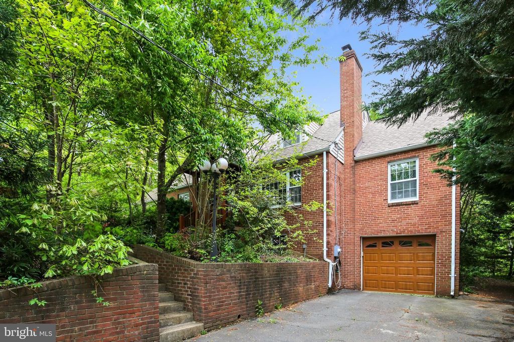 2325 HIGHLAND AVE, Falls Church, VA 22046