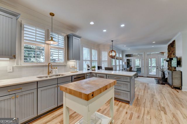 4450 Flagship Drive, Gainesville, GA 30506