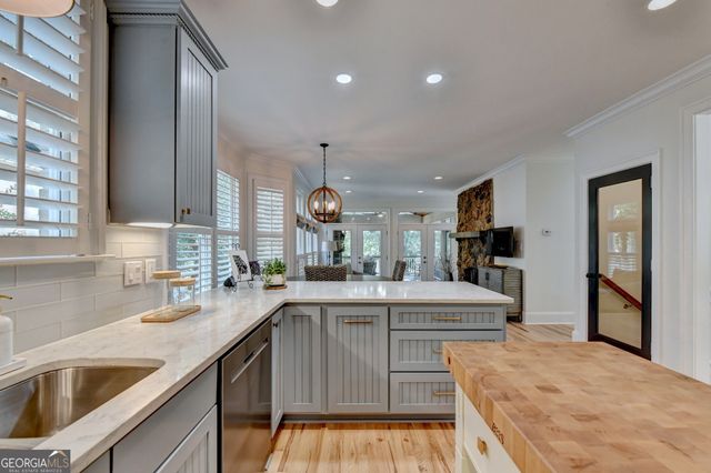 4450 Flagship Drive, Gainesville, GA 30506