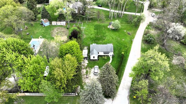 37480 Hayes Road, Clinton Township, MI 48038