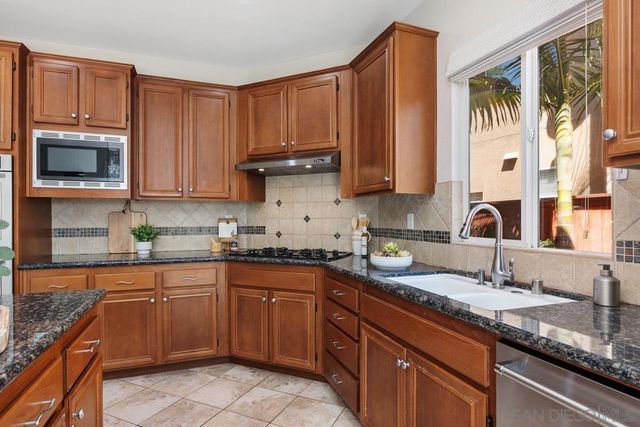 337 Flower Hill Way, San Marcos, CA 92078