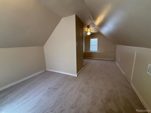 1726 E Goulson Avenue, Hazel Park, MI 48030