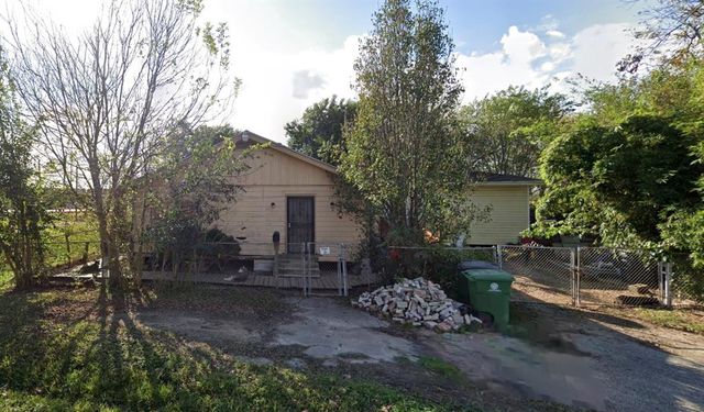 5620 Lucille St, Houston, TX 77026