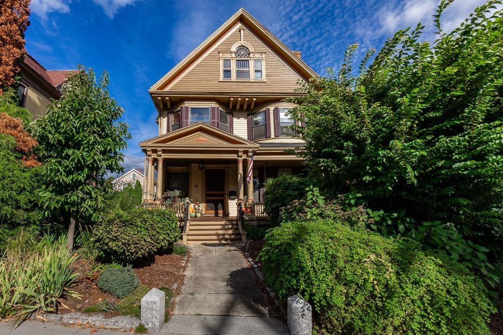 23 Prospect St, Marlborough, MA 01752
