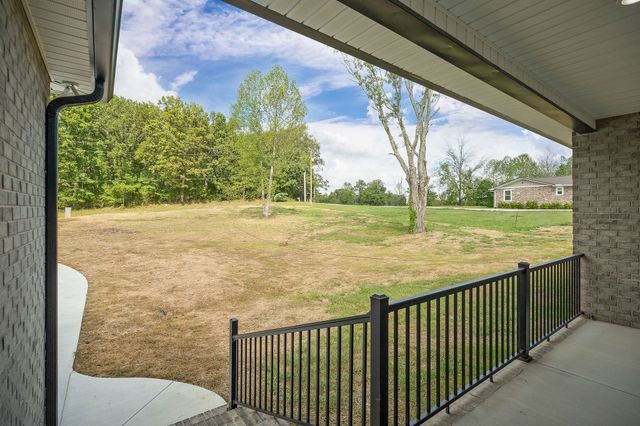 6544 Thomas Twin Oak Rd, Baxter, TN 38544