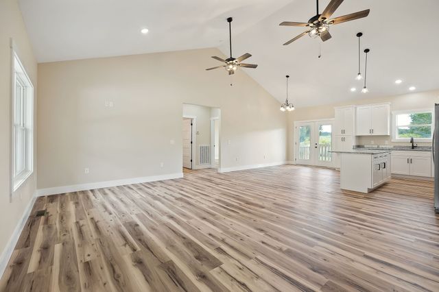 6544 Thomas Twin Oak Rd, Baxter, TN 38544