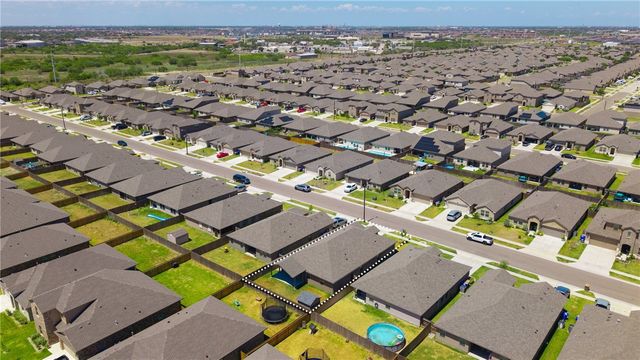 7321 Star Gazer Dr, Corpus Christi, TX 78414