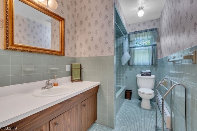 82 N Beverwyck Rd, Parsippany-troy Hills Twp., NJ 07054