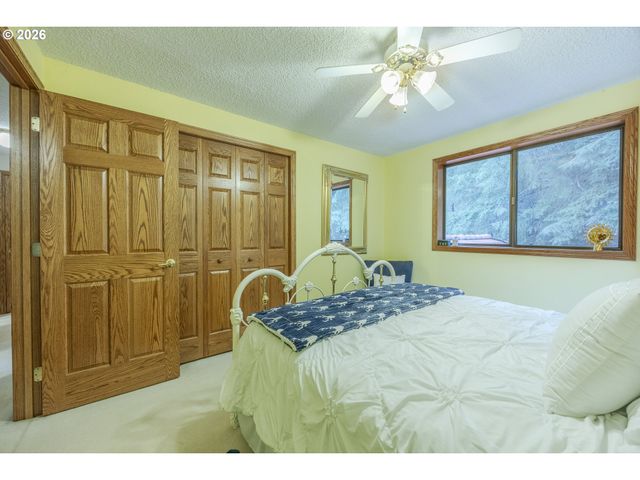 197 MANDERVILLE Ln, Roseburg, OR 97471