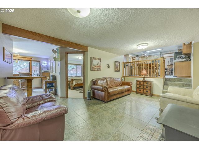 197 MANDERVILLE Ln, Roseburg, OR 97471