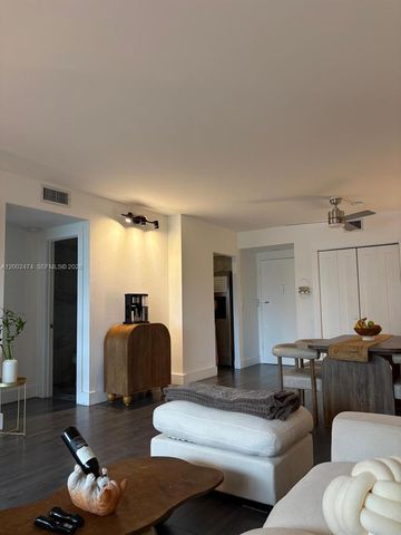 4200 Hillcrest Dr 208, Hollywood, FL 33021