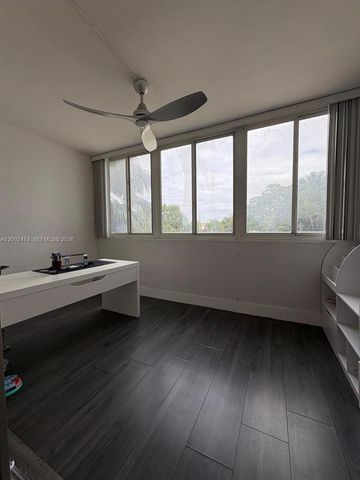 4200 Hillcrest Dr 208, Hollywood, FL 33021