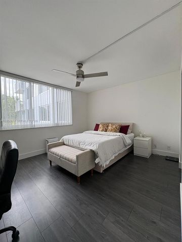 4200 Hillcrest Dr 208, Hollywood, FL 33021