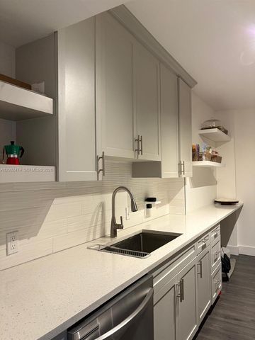 4200 Hillcrest Dr 208, Hollywood, FL 33021