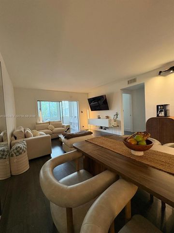 4200 Hillcrest Dr 208, Hollywood, FL 33021