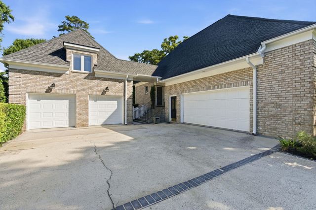 4221 Sawgrass Drive, North Charleston, SC 29420
