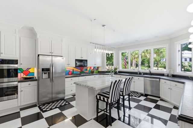 4221 Sawgrass Drive, North Charleston, SC 29420