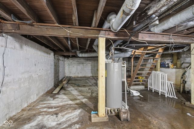 9 Dixie Drive, Anderson, IN 46016