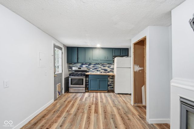 9 Dixie Drive, Anderson, IN 46016