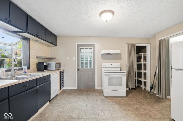 9 Dixie Drive, Anderson, IN 46016