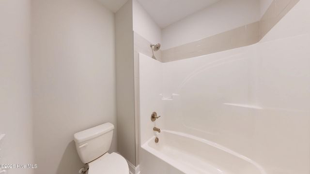 165 Devonshire Avenue W, West End, NC 27376