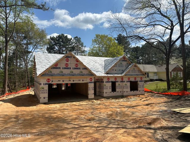 165 Devonshire Avenue W, West End, NC 27376