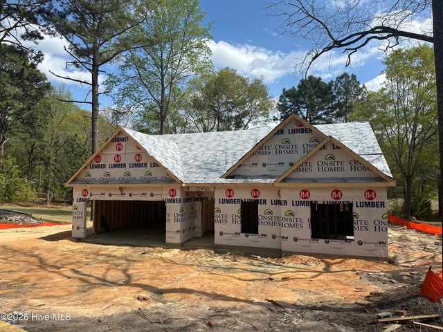 165 Devonshire Avenue W, West End, NC 27376