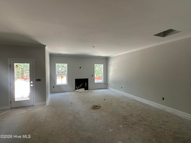 165 Devonshire Avenue W, West End, NC 27376